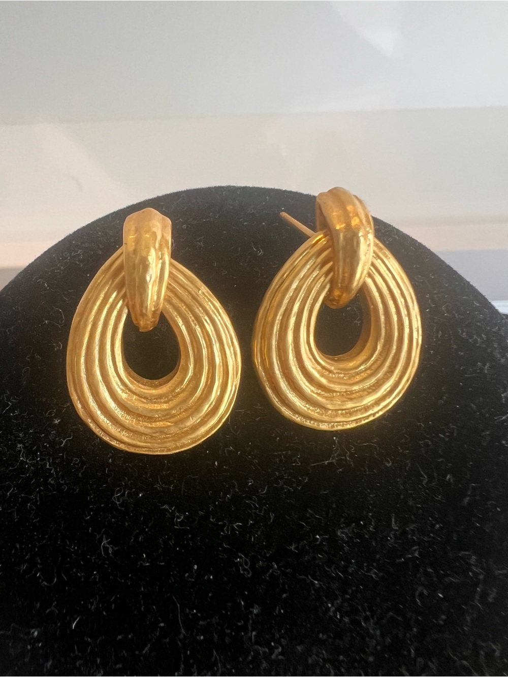 Julie Vos Gold Havana Demi Doorknocker Earrings